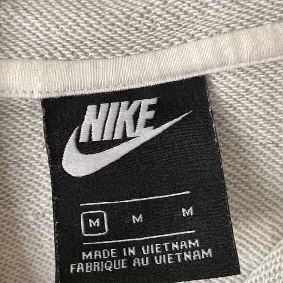 Woman’s medium gray Nike crop hoodie - Picture 2 of 4